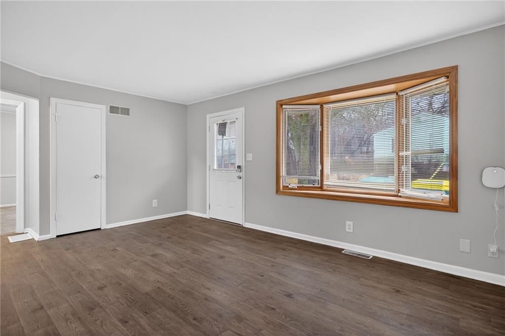 2920 Longwood Avenue — photo 4