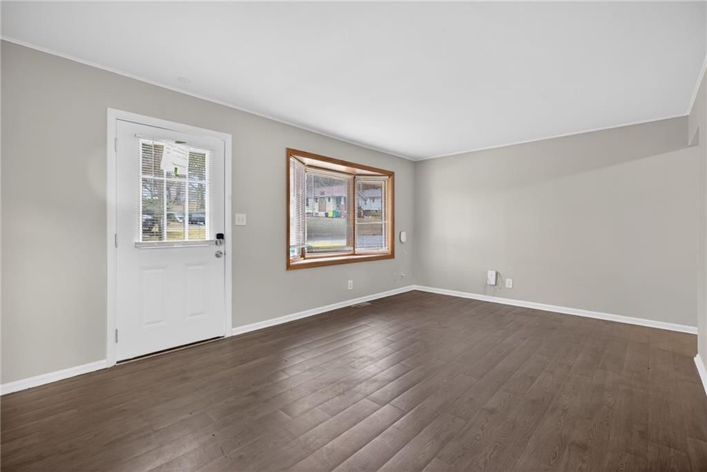 2920 Longwood Avenue — photo 5