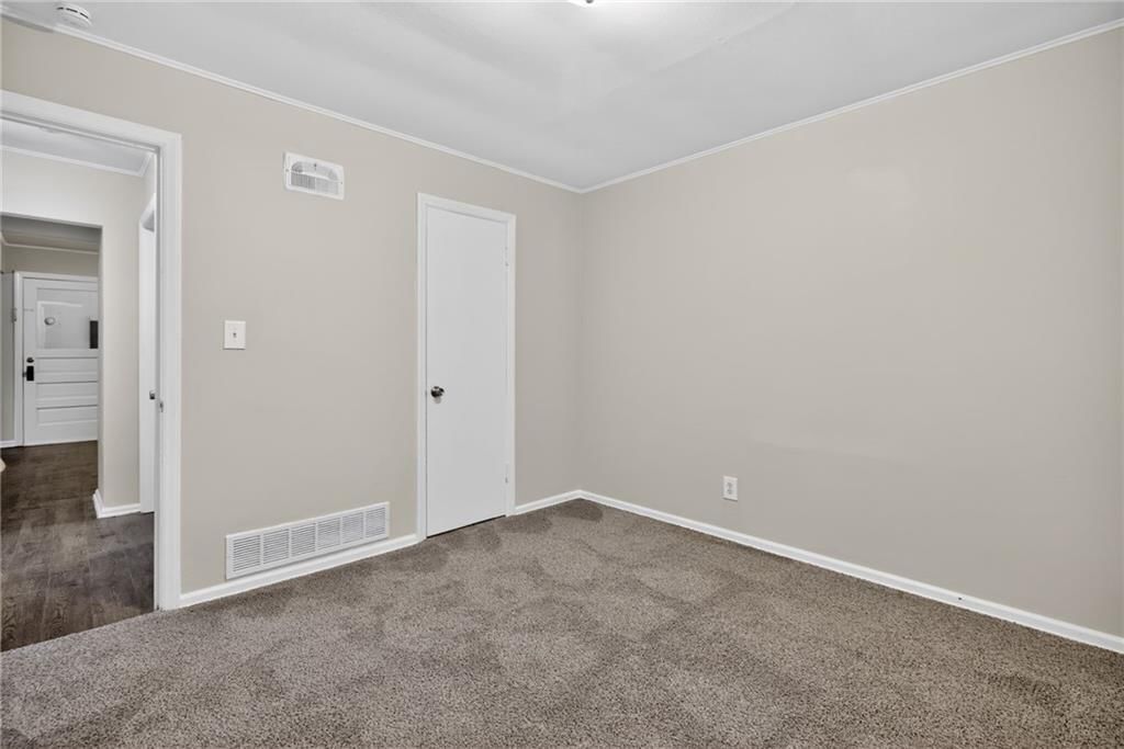2920 Longwood Avenue — photo 7