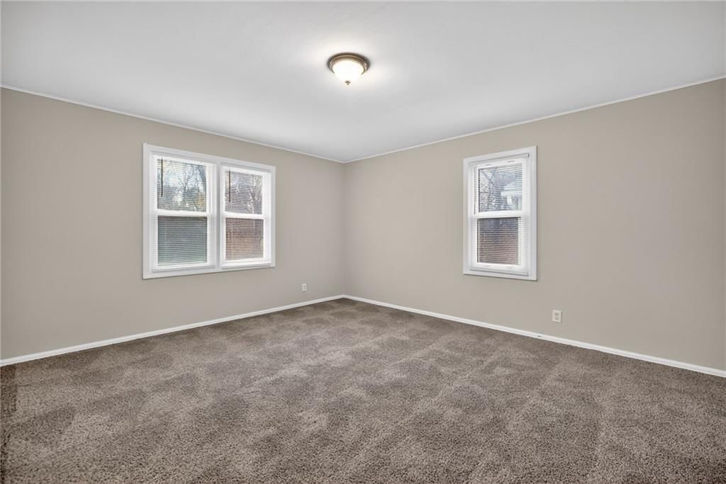 2920 Longwood Avenue — photo 9
