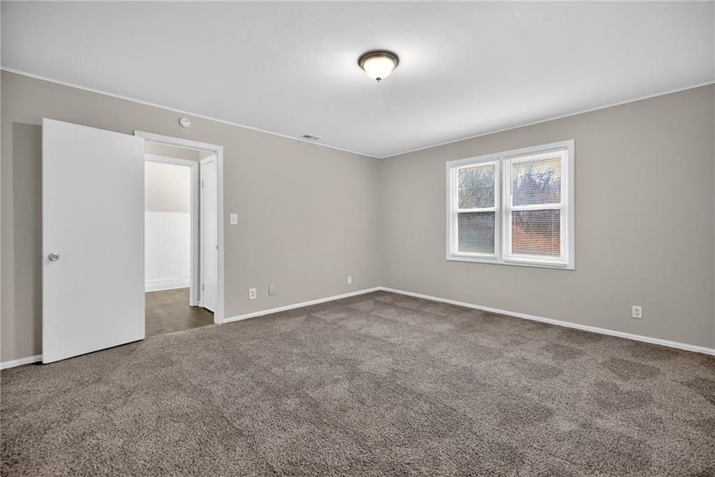 2920 Longwood Avenue — photo 11