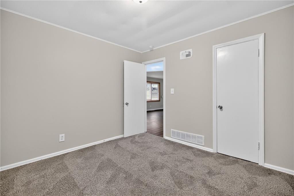 2920 Longwood Avenue — photo 18