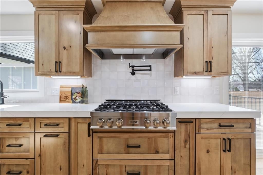 10070 Hemlock Drive — photo 10