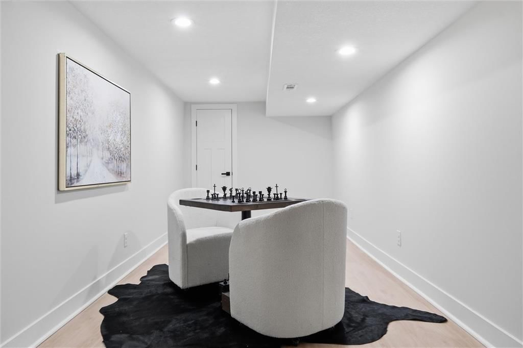 10070 Hemlock Drive — photo 33