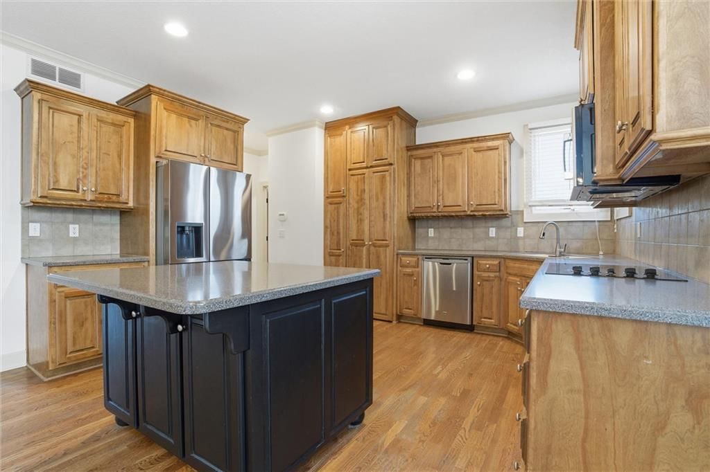 2300 Silver Spring Lane — photo 11
