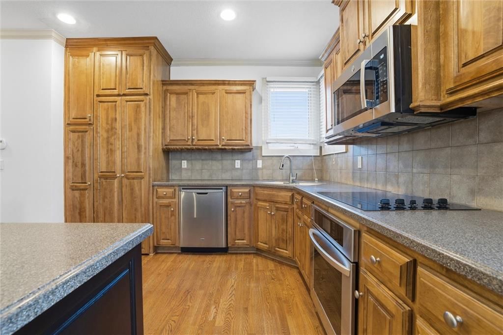 2300 Silver Spring Lane — photo 12
