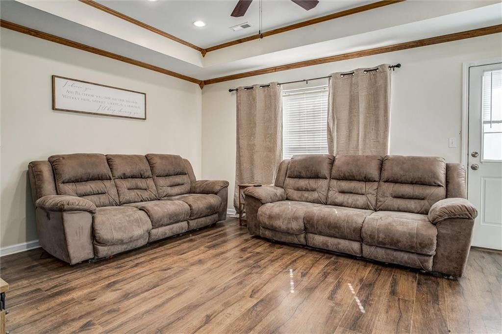 946 E Market Street — photo 13