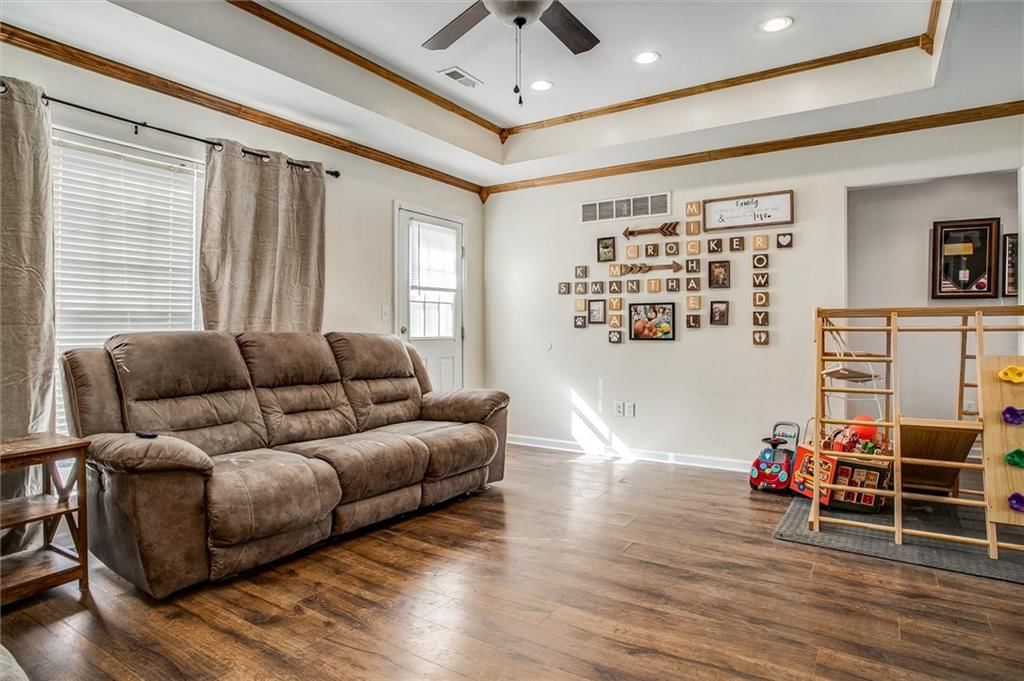 946 E Market Street — photo 15