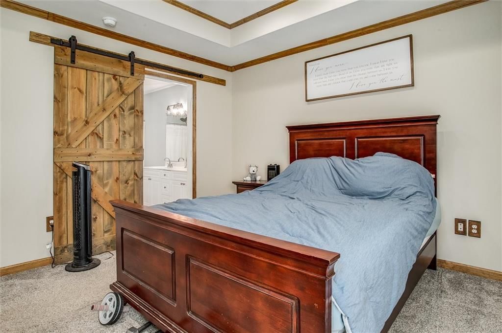 946 E Market Street — photo 18