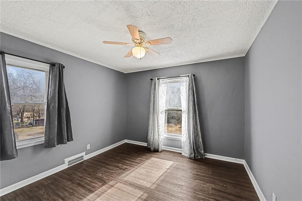 9201 E 68TH Terrace — photo 13