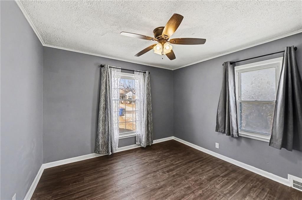 9201 E 68TH Terrace — photo 18