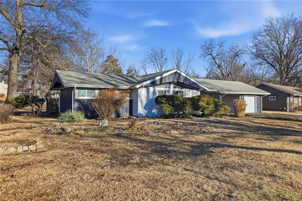 7725 Lamar Avenue — photo 3