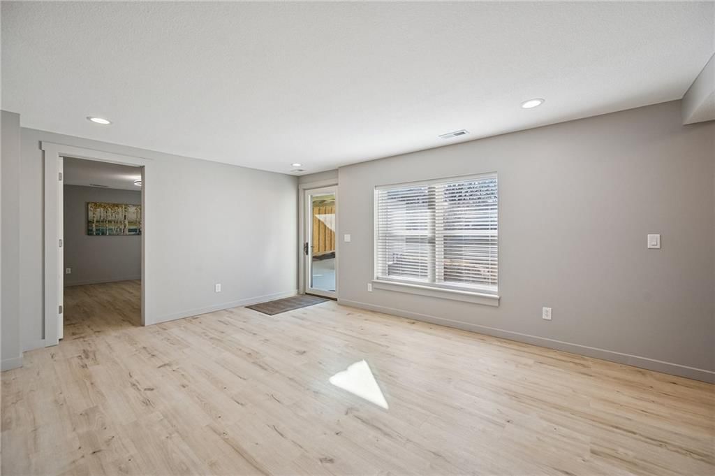 1109 S Woodbury Street — photo 5