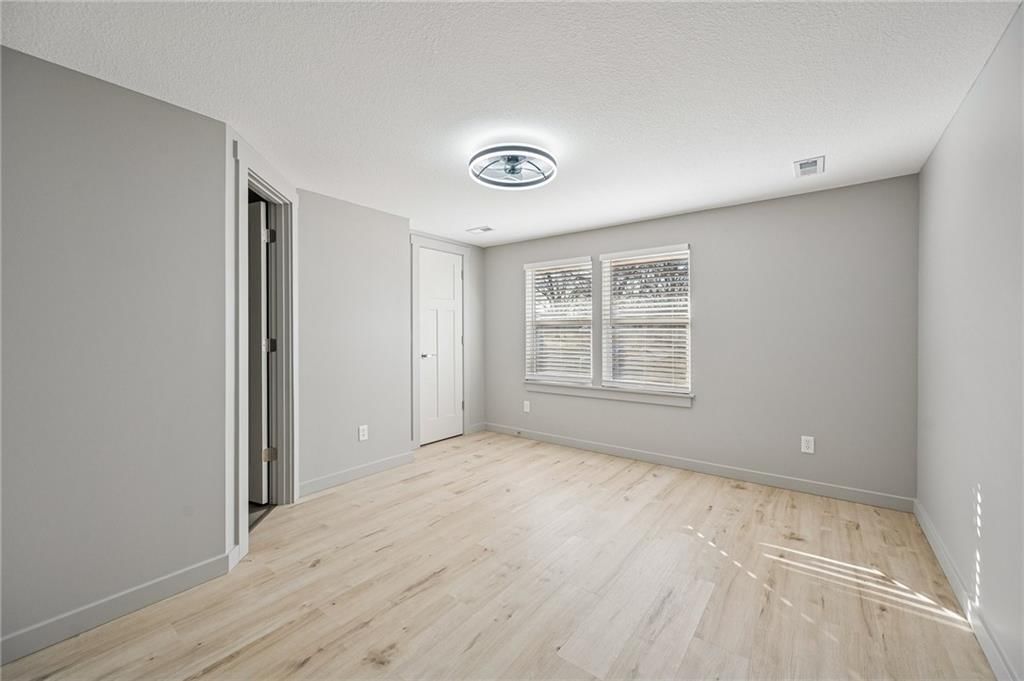 1109 S Woodbury Street — photo 13