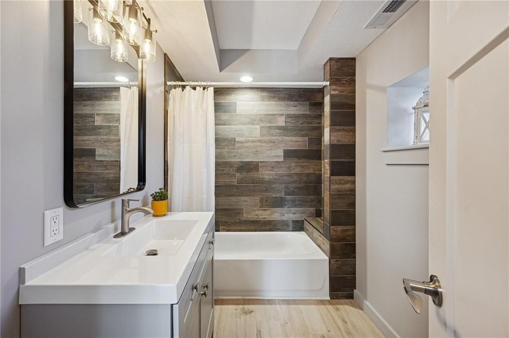 1109 S Woodbury Street — photo 24