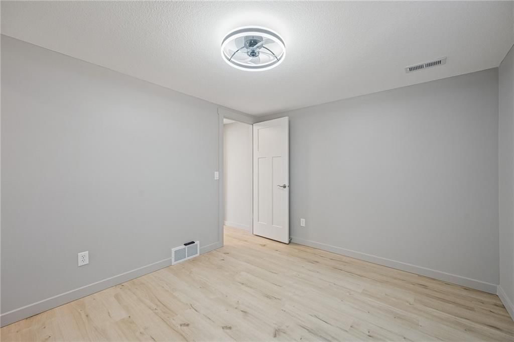 1109 S Woodbury Street — photo 26