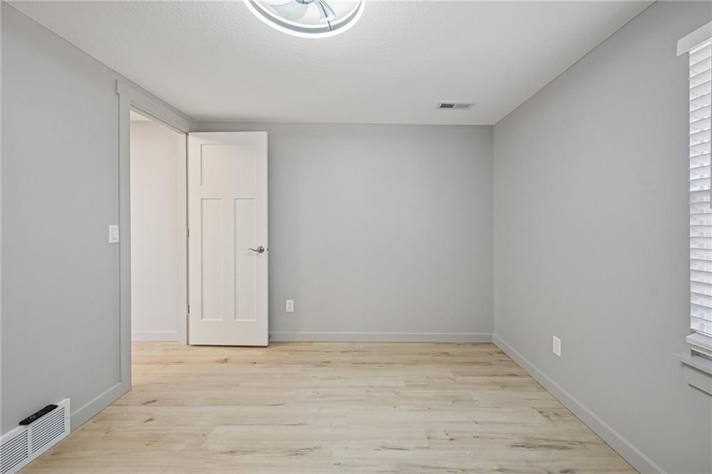 1109 S Woodbury Street — photo 27