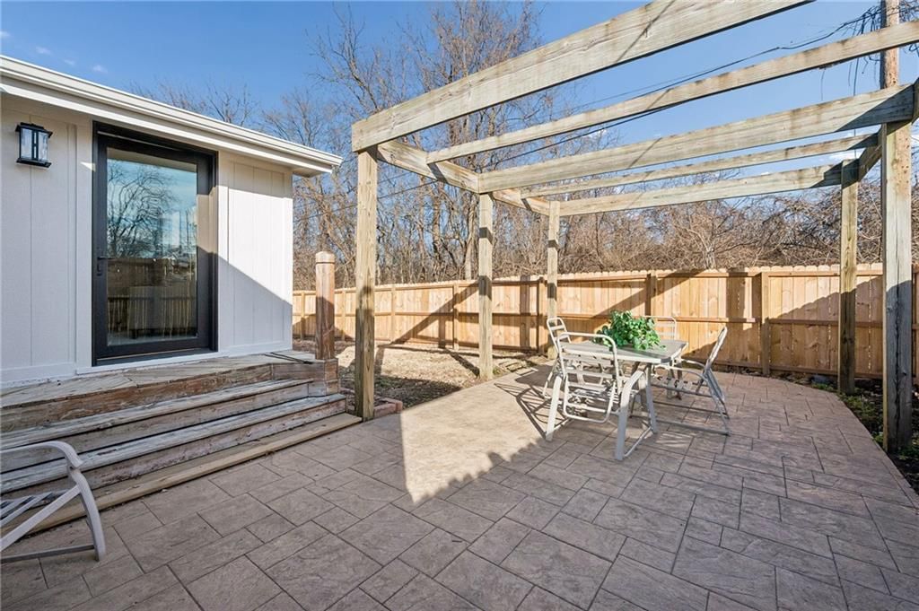 1109 S Woodbury Street — photo 28