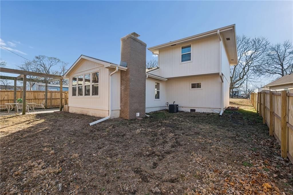 1109 S Woodbury Street — photo 30