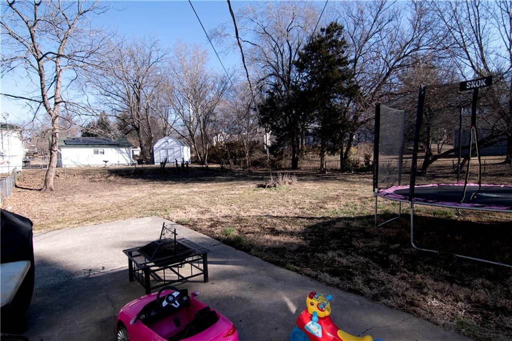 5433 Willow Avenue — photo 17