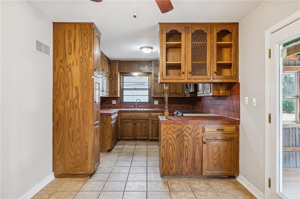 507 SW Stratford Road — photo 8