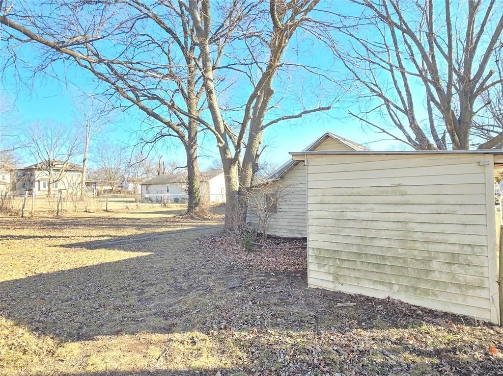 310 E 5th Street — photo 51