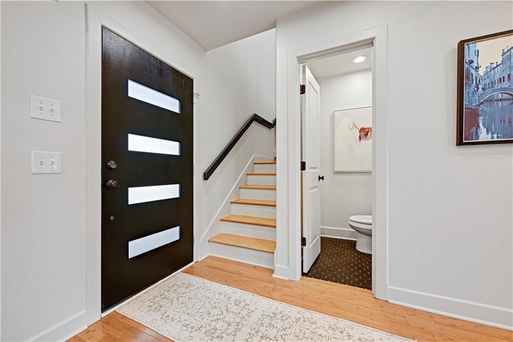 9515 Lee Boulevard — photo 5