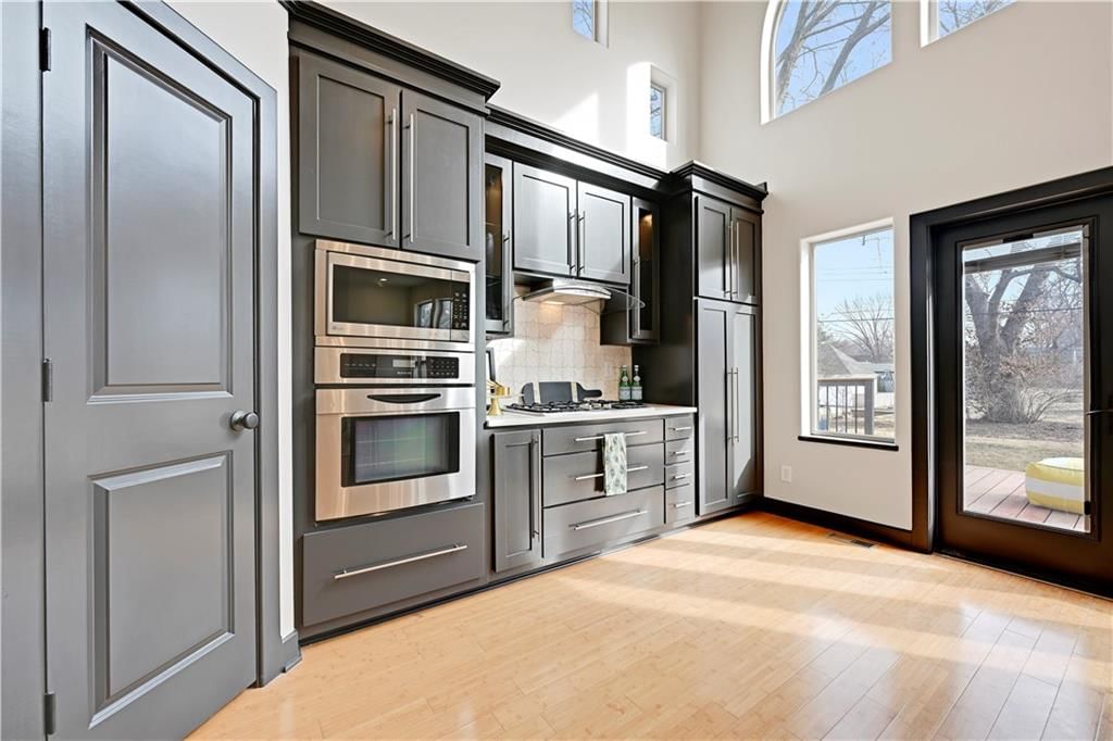9515 Lee Boulevard — photo 17