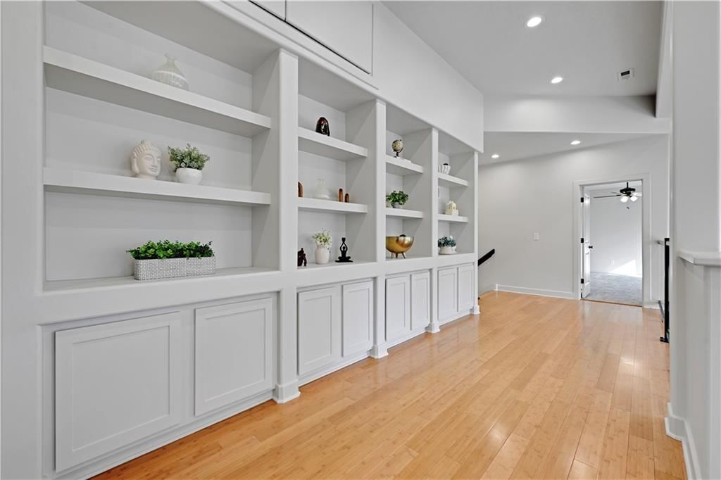 9515 Lee Boulevard — photo 31