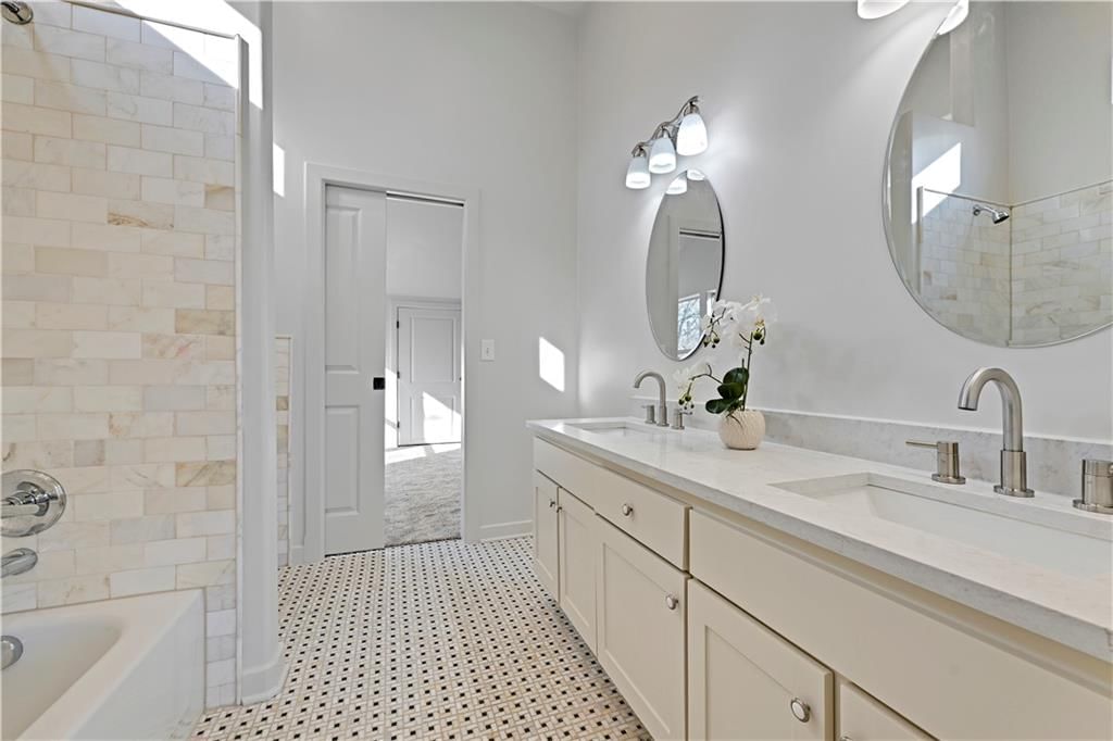 9515 Lee Boulevard — photo 35