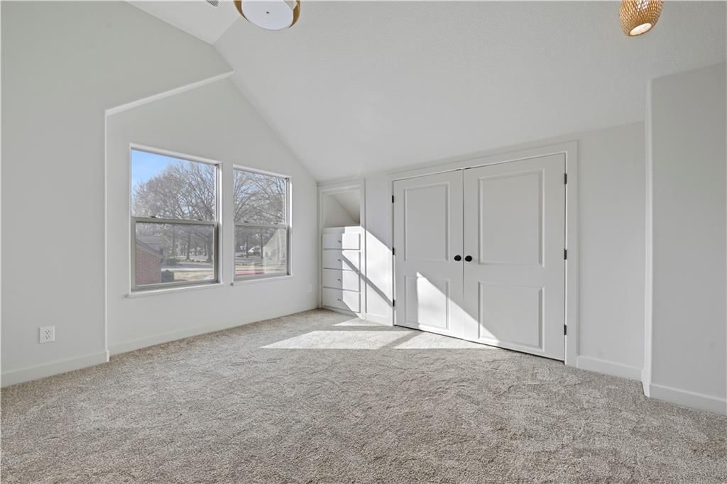 9515 Lee Boulevard — photo 36
