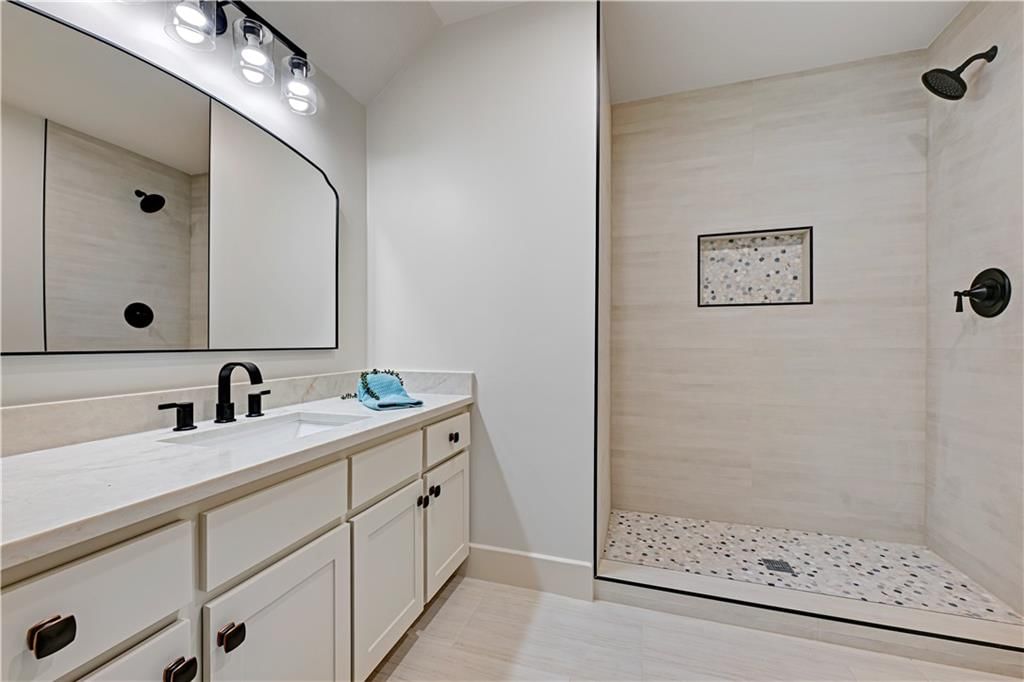 9515 Lee Boulevard — photo 38