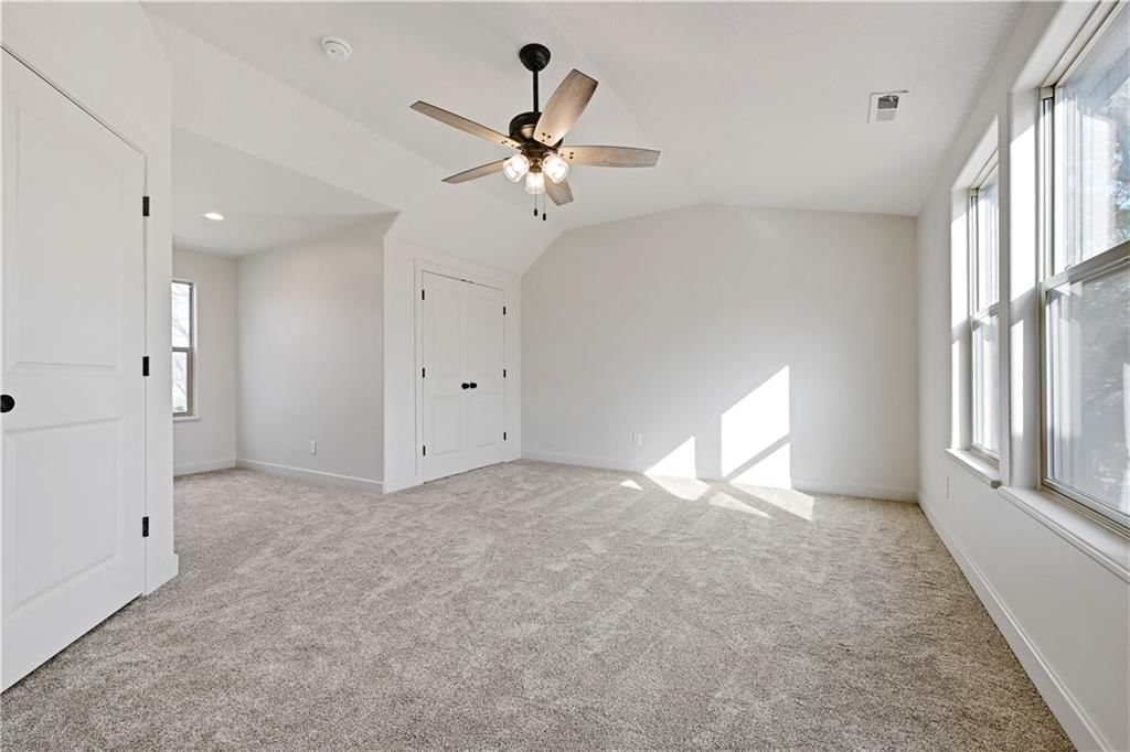 9515 Lee Boulevard — photo 39