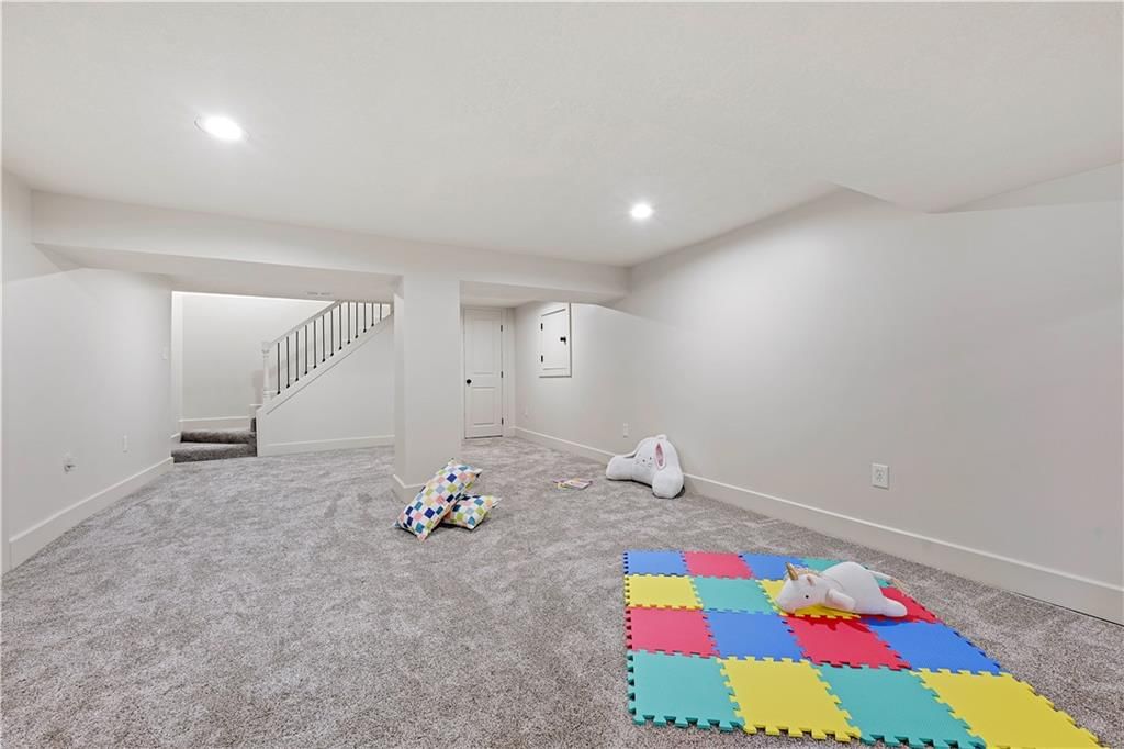 9515 Lee Boulevard — photo 42