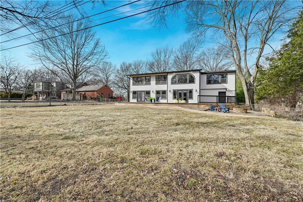 9515 Lee Boulevard — photo 48