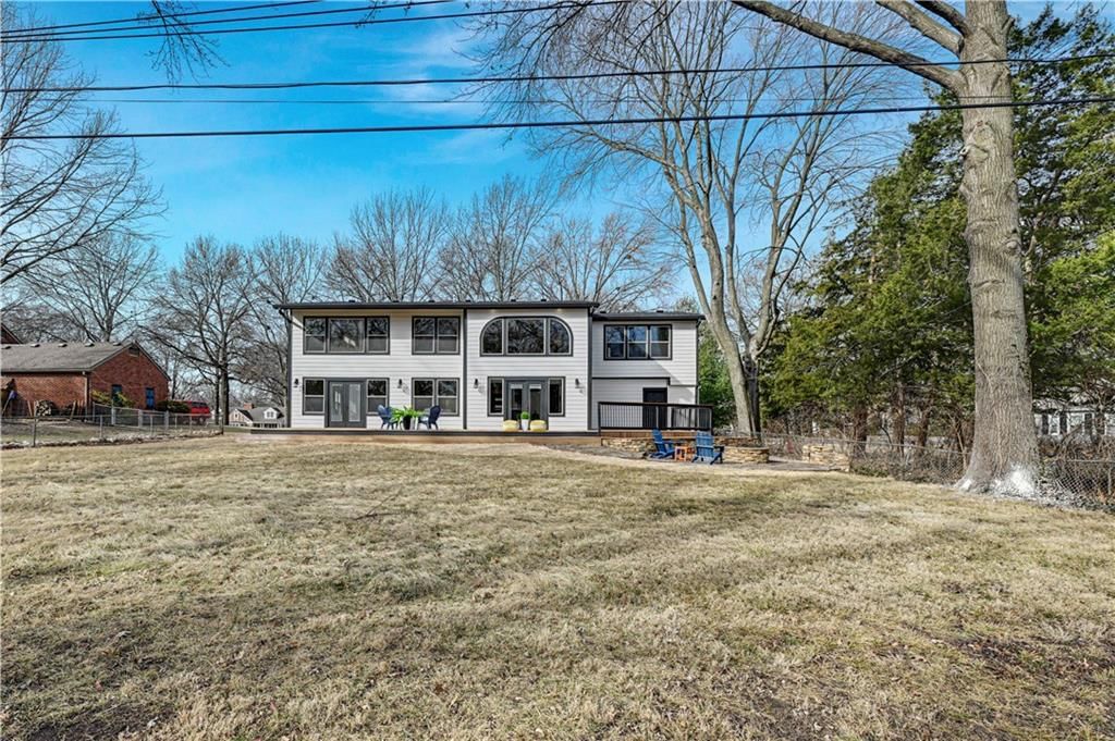9515 Lee Boulevard — photo 49