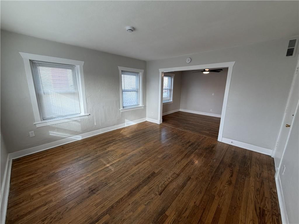 206 W 34th Street — photo 3