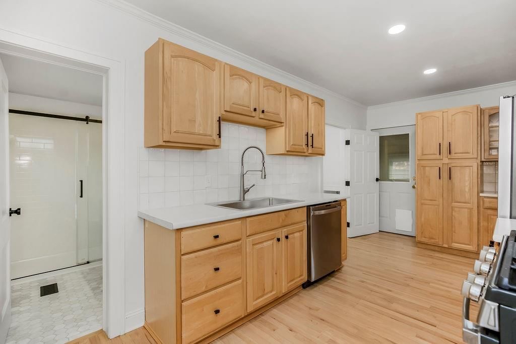 4525 Bell Street — photo 14
