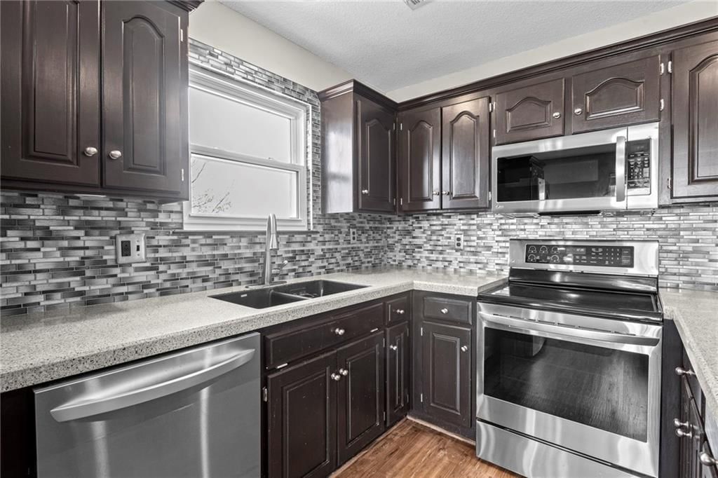 341 N Pine Street — photo 12