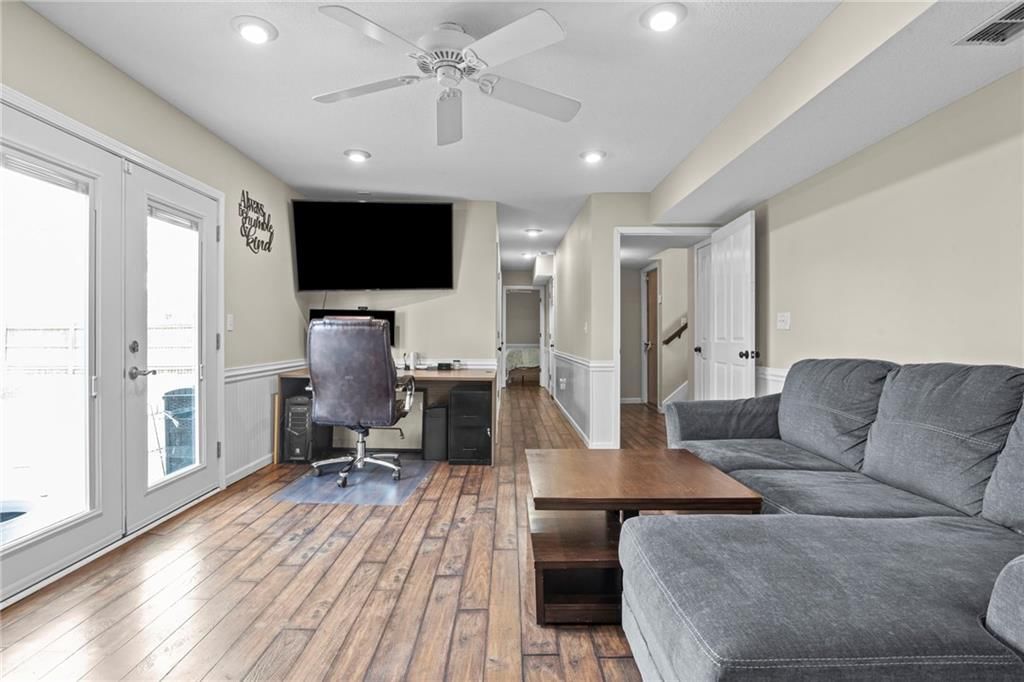 341 N Pine Street — photo 23