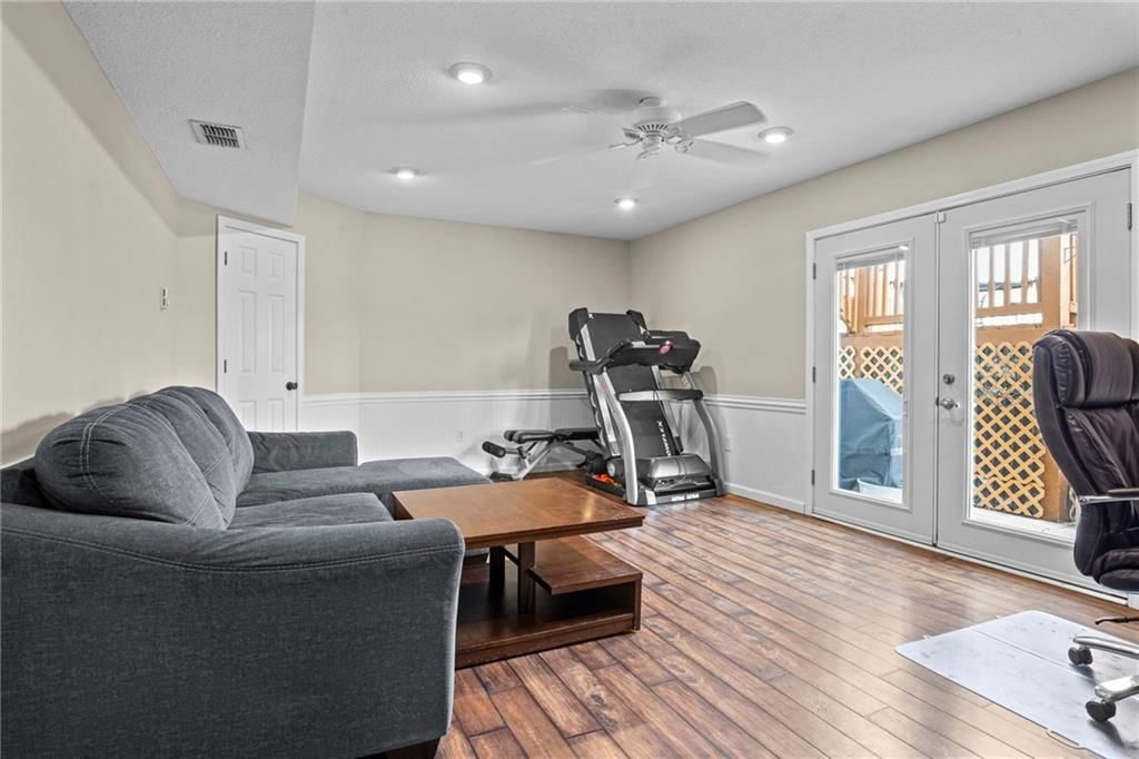 341 N Pine Street — photo 24