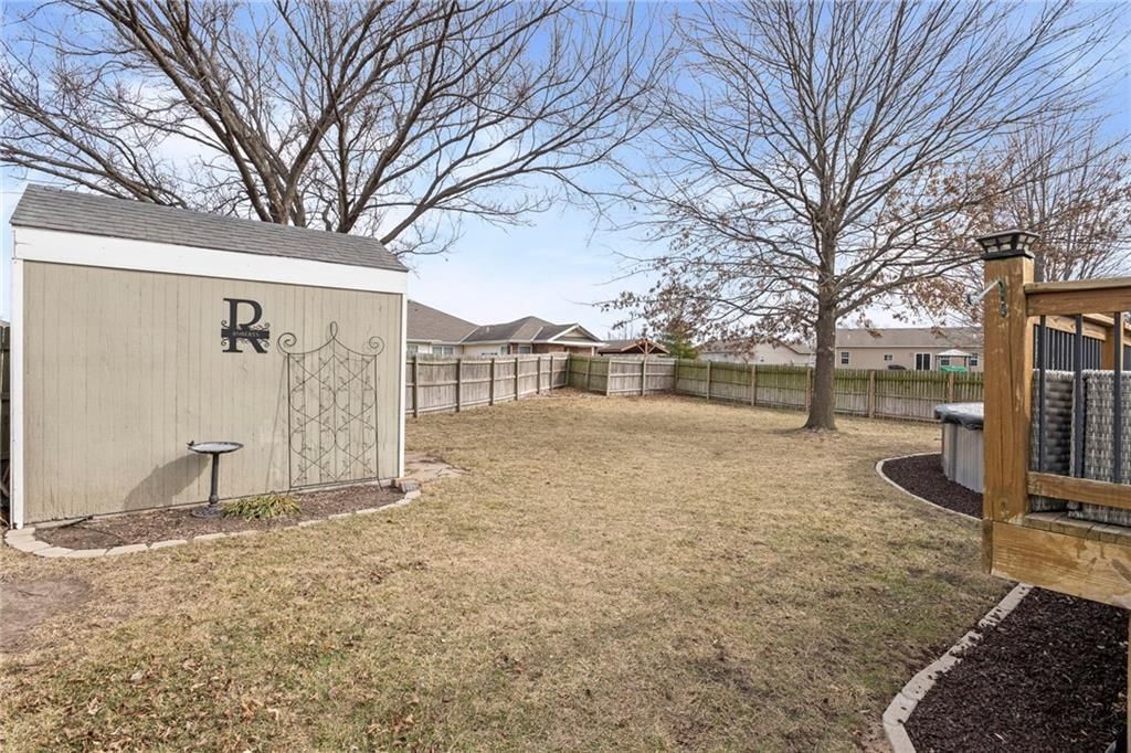 341 N Pine Street — photo 33