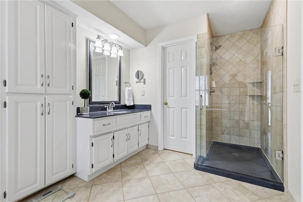 12526 Walmer Street — photo 23