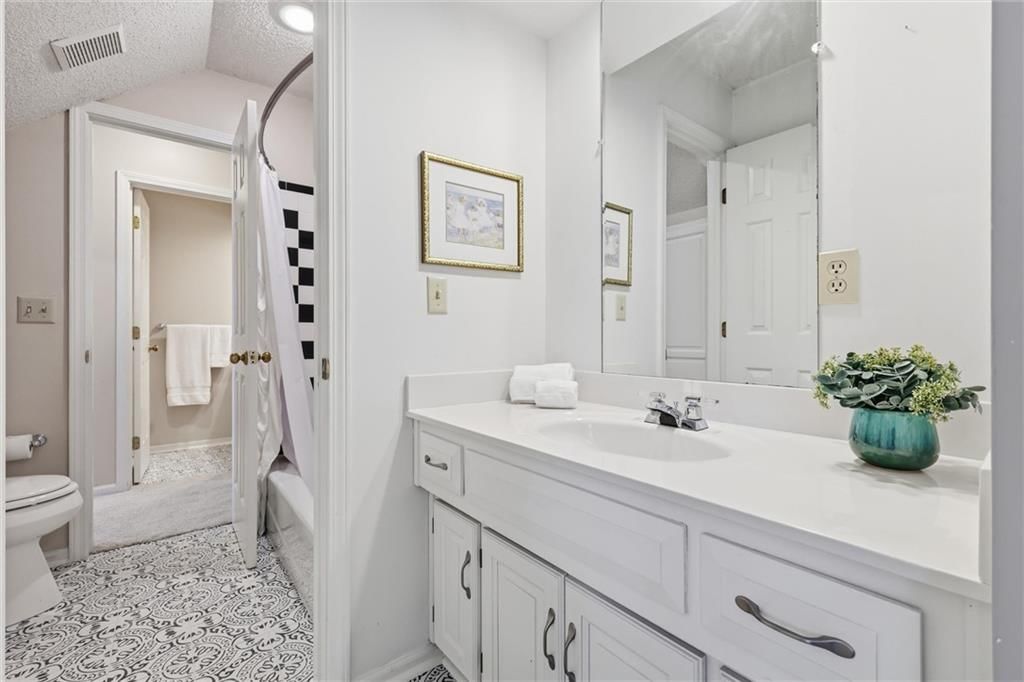12526 Walmer Street — photo 25