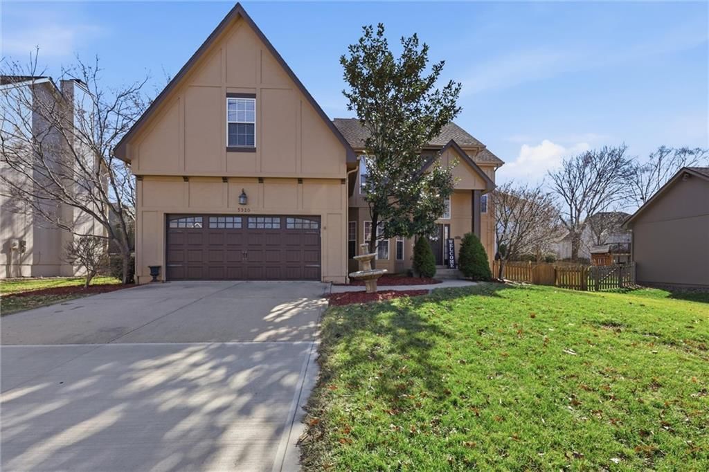 5920 NE Ruby Lane, Lee's Summit, MO