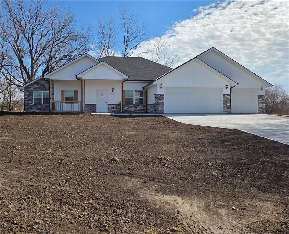 205 N Cedar Street, Savannah, MO