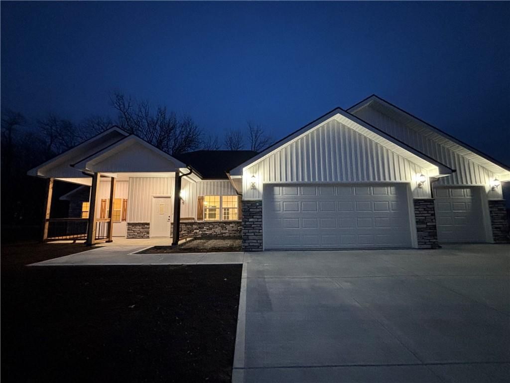 205 N Cedar Street — photo 2