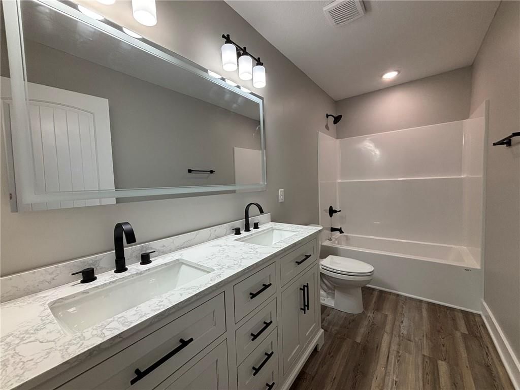 205 N Cedar Street — photo 30