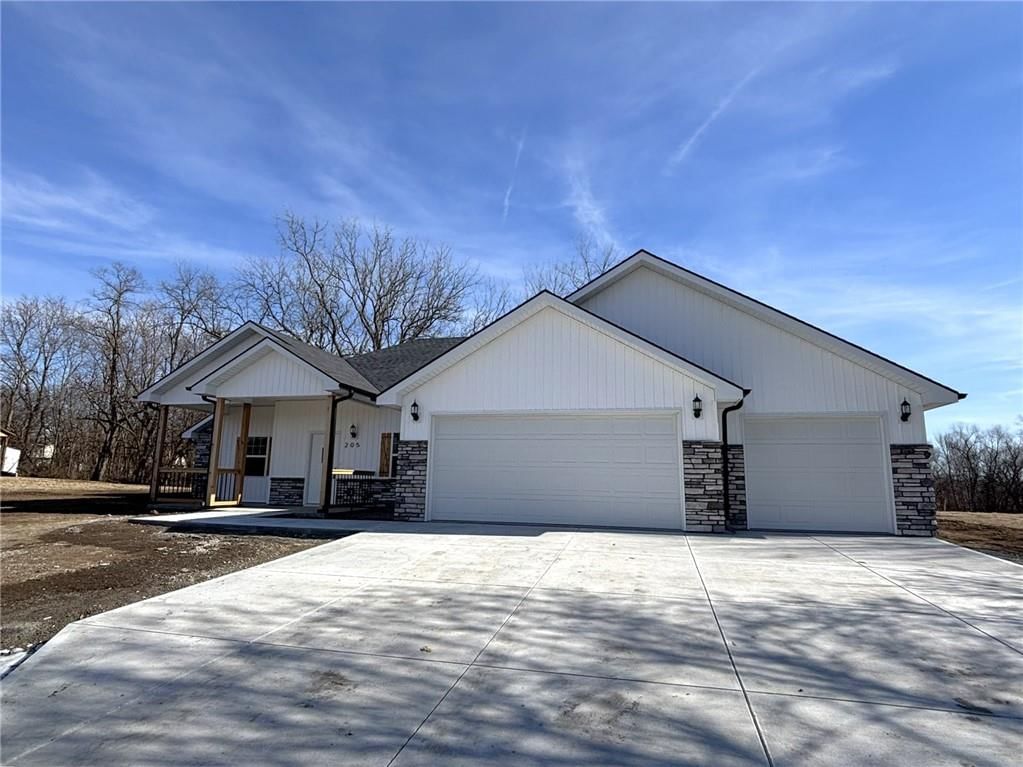 205 N Cedar Street — photo 47