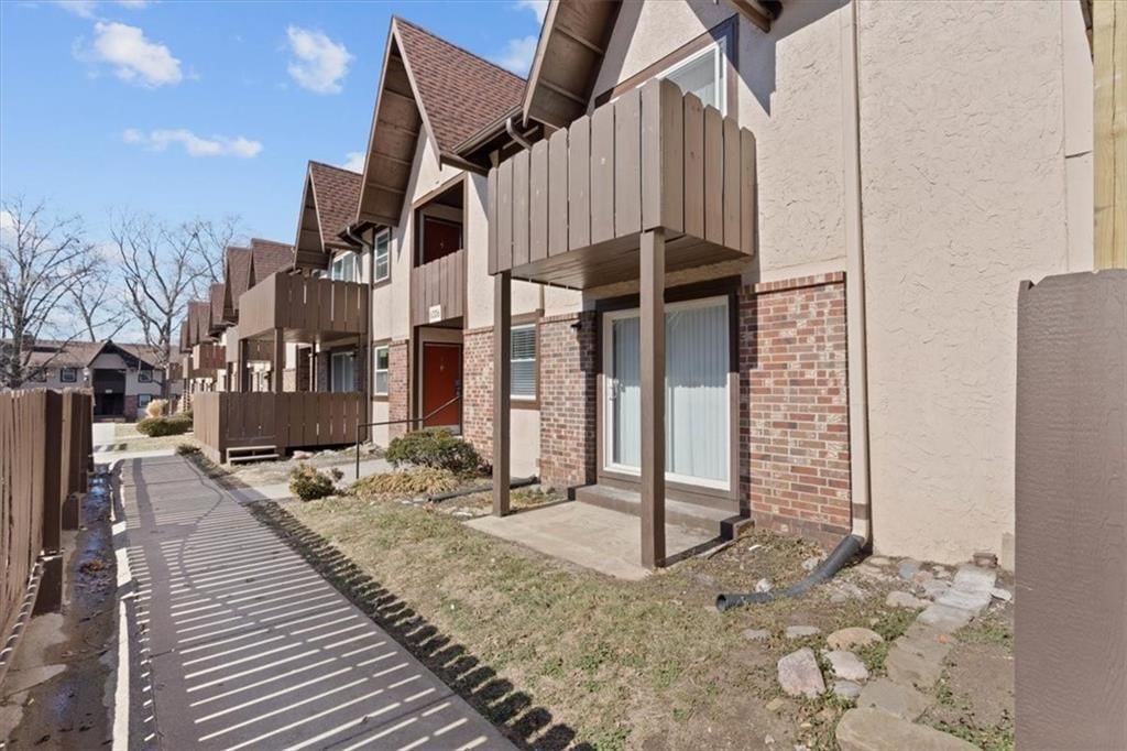 6206 Robinson Street — photo 22